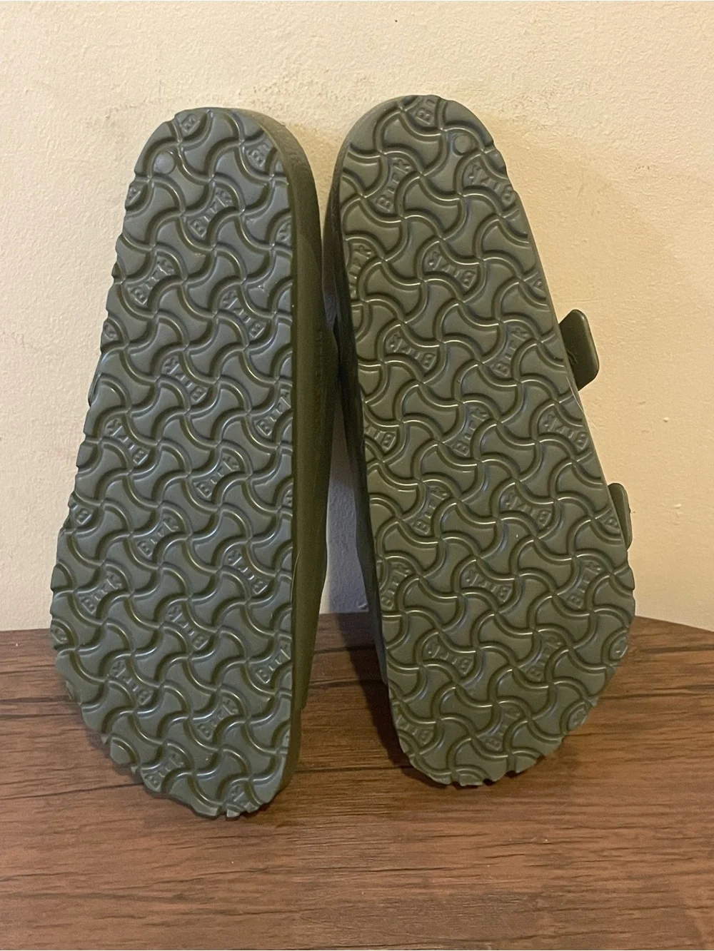 Birkenstock Olive Green EVA Slide Sandal Mens 8 women’s 10